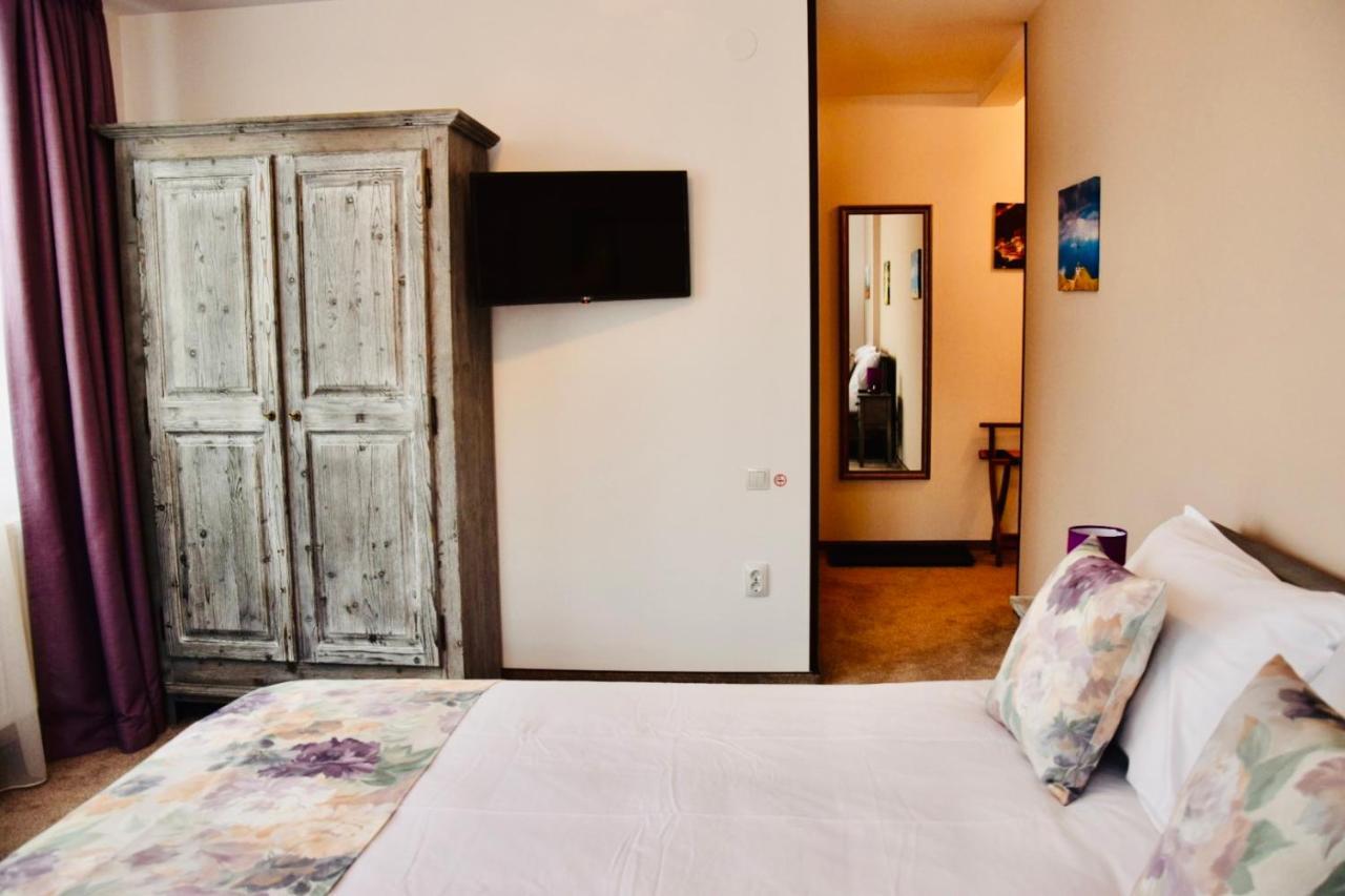 Casa Ankeli Bed and Breakfast Buşteni Buitenkant foto