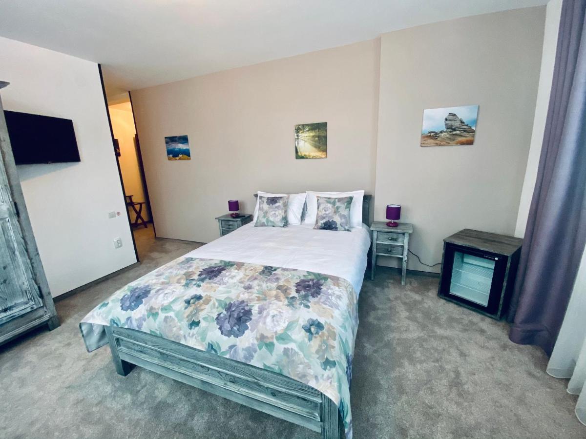 Casa Ankeli Bed and Breakfast Buşteni Buitenkant foto