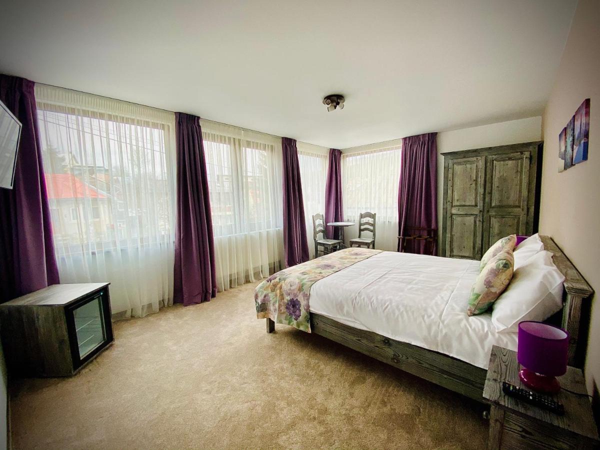 Casa Ankeli Bed and Breakfast Buşteni Buitenkant foto