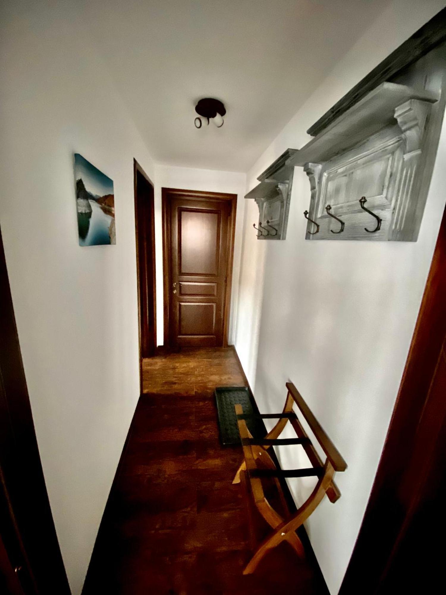 Casa Ankeli Bed and Breakfast Buşteni Kamer foto